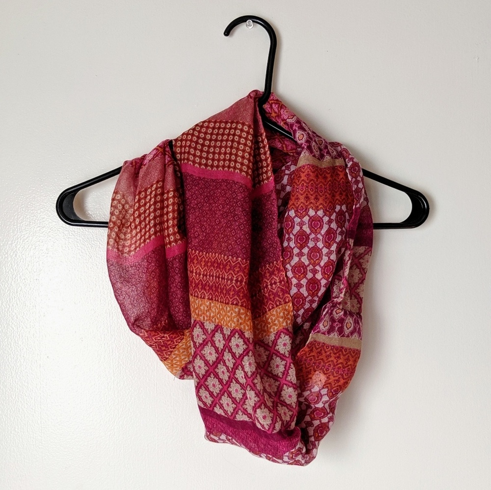 *NWOT* Patterned Infinity Scarf - Picture 2 of 4